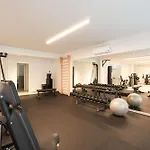 Roma Luxe, Terrace & Gym